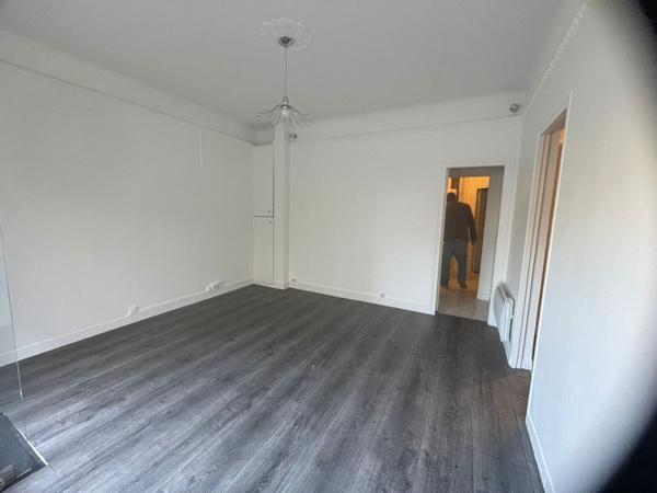 Local commercial Les Lilas 57 m2
