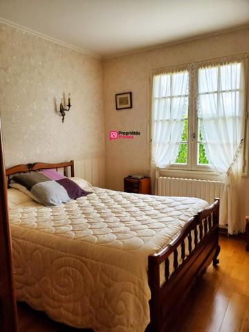 Noyers sur Cher maison - 158 m² - 5 pièces - 4 chambres sur terrain de 1320 m²