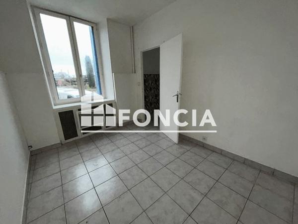 Location Appartement 4 pièces 82.21 m² - 33 RUE DES MINIMES Pont Saint Esprit 30130