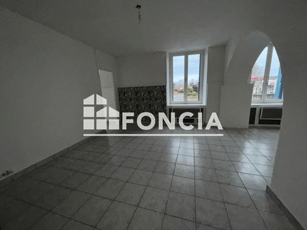 Location Appartement 4 pièces 82.21 m² - 33 RUE DES MINIMES Pont Saint Esprit 30130