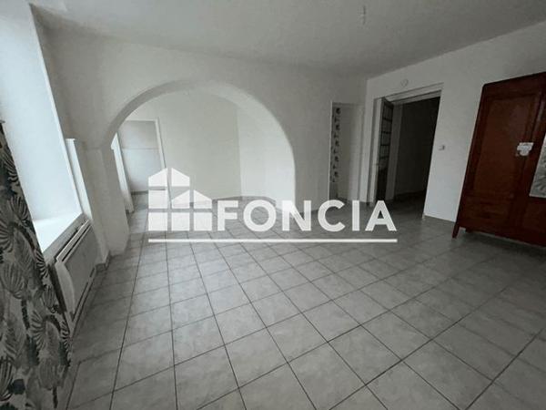 Location Appartement 4 pièces 82.21 m² - 33 RUE DES MINIMES Pont Saint Esprit 30130