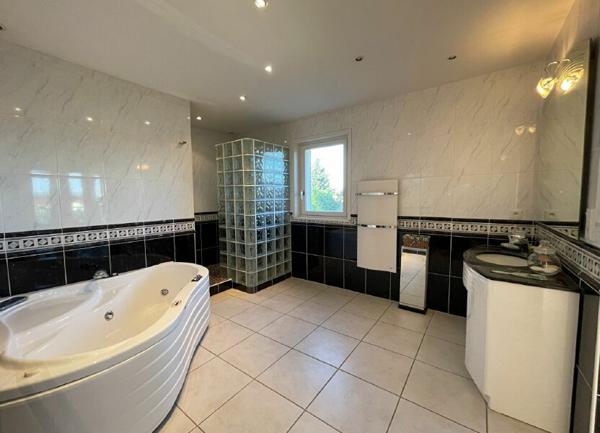 Maison à vendre    5 pièces •  Romans-sur-Isère