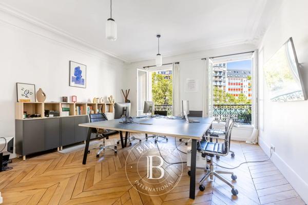 Paris 17ème, Hôtel particulier 7 Chambres -  424 m² à vendre