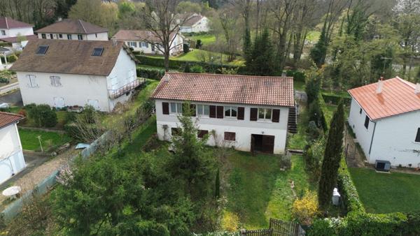 SAINT BENOIT - FORT POTENTIEL - MAISON DE 104m2 -4 CHAMBRES - CADRE VERDOYANT