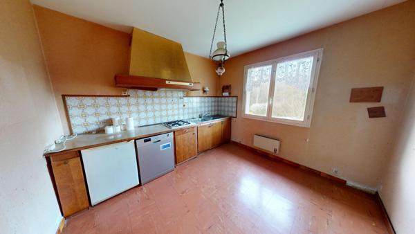 SAINT BENOIT - FORT POTENTIEL - MAISON DE 104m2 -4 CHAMBRES - CADRE VERDOYANT