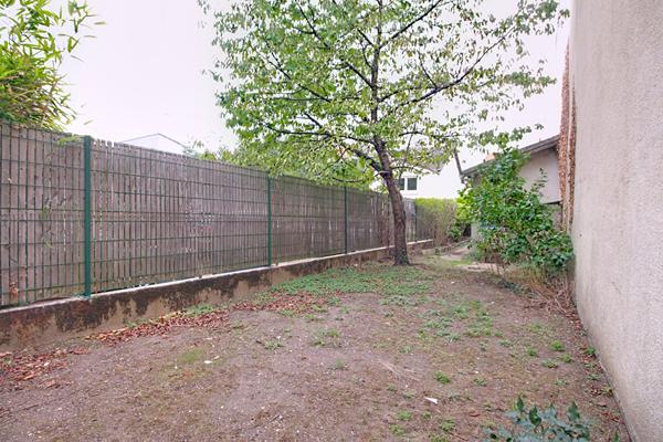 MAISON ** A RENOVER ** NANTERRE VIEUX-PONT 2 CHAMBRES JARDIN ANNEXES