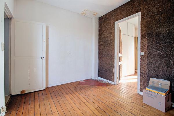 MAISON ** A RENOVER ** NANTERRE VIEUX-PONT 2 CHAMBRES JARDIN ANNEXES