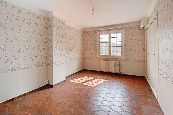 EXCLUSIVITE ! A VENDRE DRAGUIGNAN - Maison 10 pièces 239 m² avec piscine sur 4531 m² de terrain