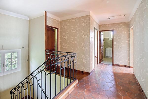 EXCLUSIVITE ! A VENDRE DRAGUIGNAN - Maison 10 pièces 239 m² avec piscine sur 4531 m² de terrain