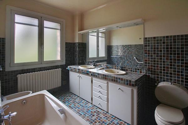 EXCLUSIVITE ! A VENDRE DRAGUIGNAN - Maison 10 pièces 239 m² avec piscine sur 4531 m² de terrain