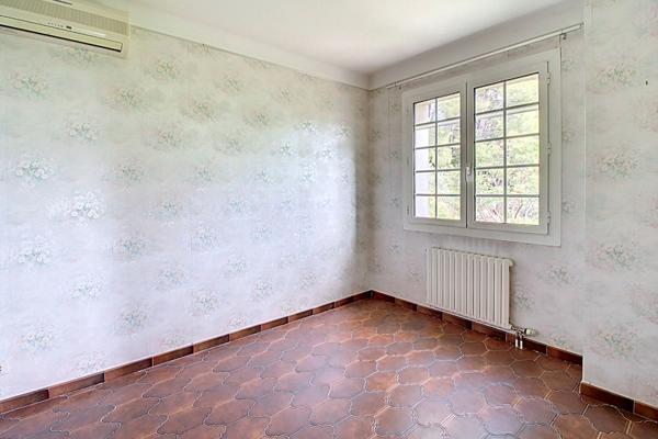 EXCLUSIVITE ! A VENDRE DRAGUIGNAN - Maison 10 pièces 239 m² avec piscine sur 4531 m² de terrain