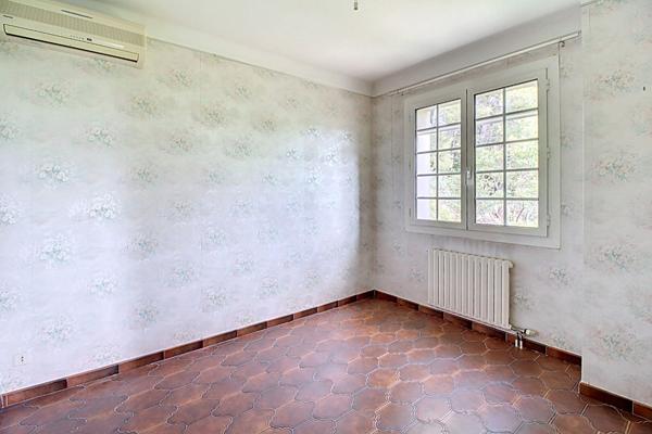 EXCLUSIVITE ! A VENDRE DRAGUIGNAN - Maison 10 pièces 239 m² avec piscine sur 4531 m² de terrain