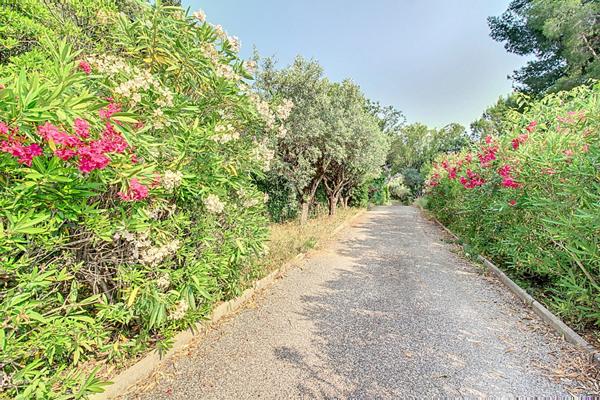 EXCLUSIVITE ! A VENDRE DRAGUIGNAN - Maison 10 pièces 239 m² avec piscine sur 4531 m² de terrain