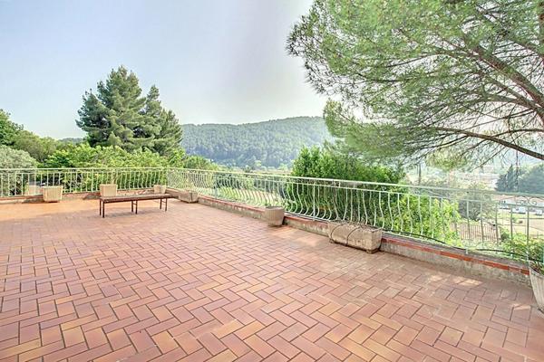 EXCLUSIVITE ! A VENDRE DRAGUIGNAN - Maison 10 pièces 239 m² avec piscine sur 4531 m² de terrain