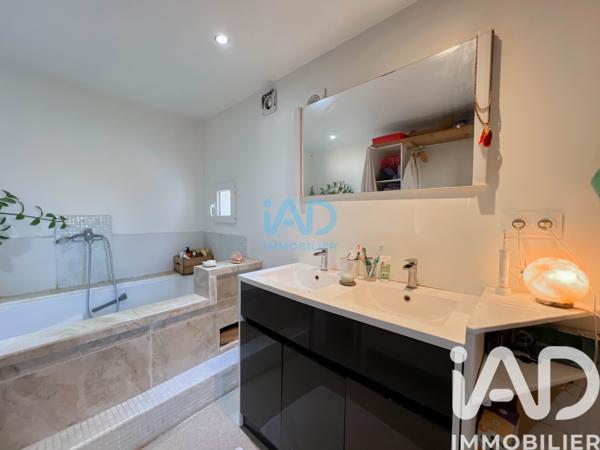 Maison à vendre 5 pièces 107 m² Entraigues-sur-la-Sorgue