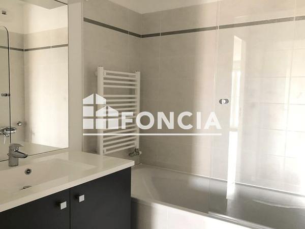 Location Appartement 4 pièces 83.4 m² - 114 AVENUE DES POILUS BAT B Marseille 13013