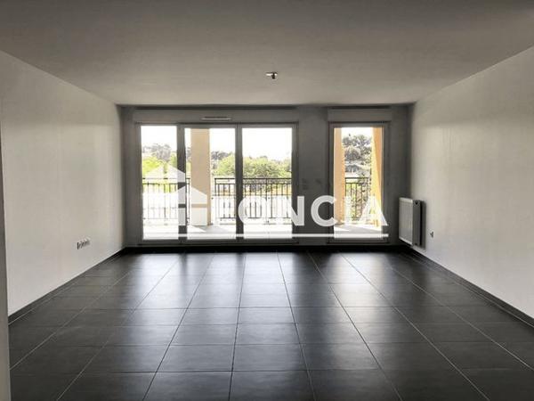 Location Appartement 4 pièces 83.4 m² - 114 AVENUE DES POILUS BAT B Marseille 13013