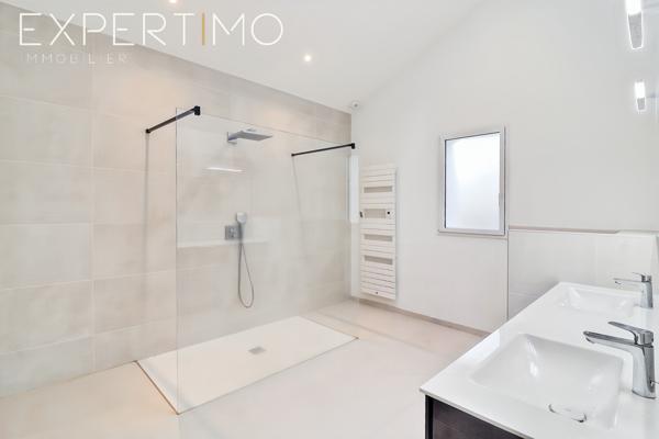 Le Relecq-Kerhuon (29480) Face à la mer, une signature architecturale confidentielle – Le Relecq-Kerhuon