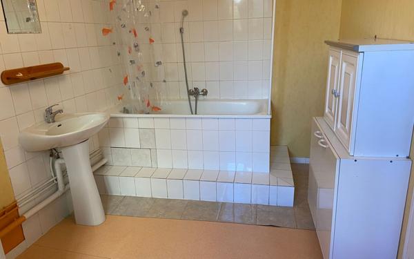 Immeuble à vendre    6 pièces •  La Souterraine