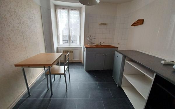 Immeuble à vendre    6 pièces •  La Souterraine