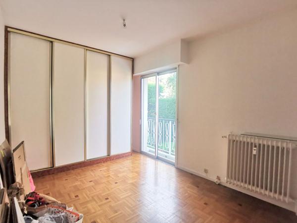 CIMIEZ : APPARTEMENT 3 PIECES AVEC POSSIBILITE STATIONNEMENT