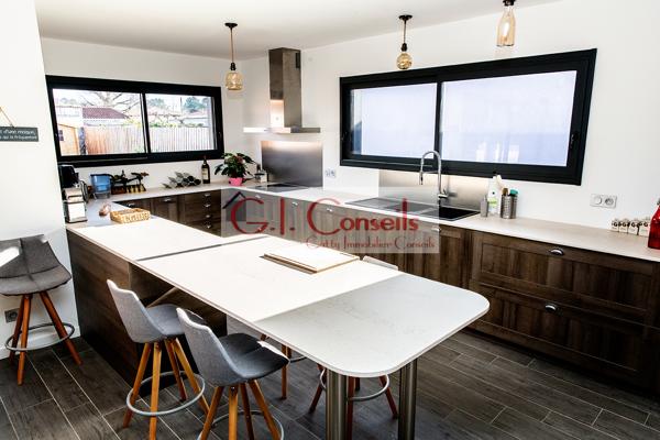ANDERNOS LES BAINS - MAISON CONTEMPORAINE PLAIN-PIED 5 PIECES AVEC PISCINE CHAUFFÉE, STUDIO INDÉPENDANT ET ESP