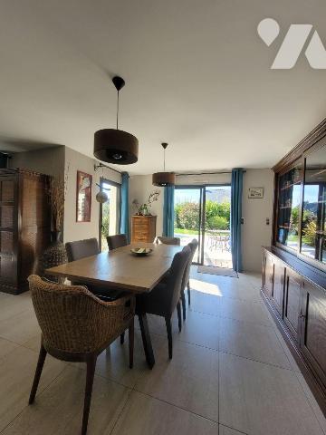 Maison à Vendre à Saint-Briac-sur-Mer (35800) en Ille-et-Vilaine (35)
 
Cette maison d'archit...