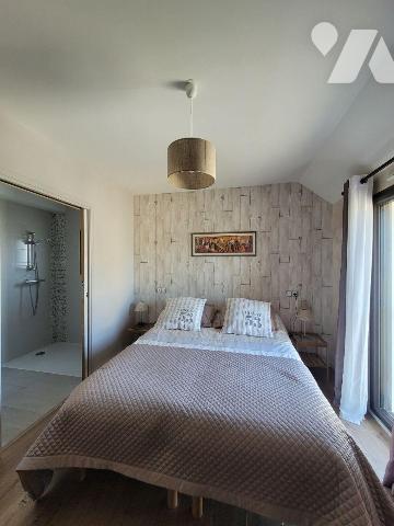 Maison à Vendre à Saint-Briac-sur-Mer (35800) en Ille-et-Vilaine (35)
 
Cette maison d'archit...