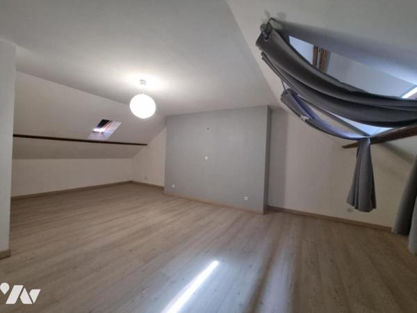 Ensemble immobilier à fort potentiel : Commerce, Habitation ou Division d'immeuble avec garage