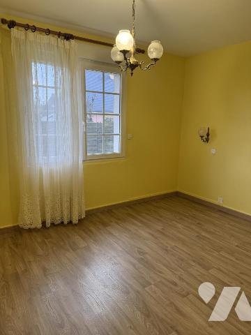 A VENDRE MAISON  A RENOVER proximité centre THEIX