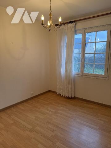 A VENDRE MAISON  A RENOVER proximité centre THEIX