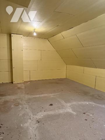 A VENDRE MAISON  A RENOVER proximité centre THEIX