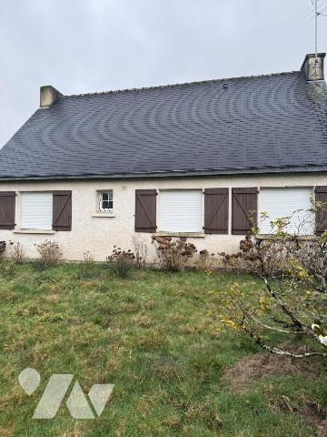 A VENDRE MAISON  A RENOVER proximité centre THEIX