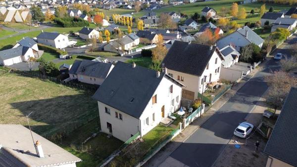 MAISON FAMILIALE 7 CHAMBRES A VENDRE - SAINT CHELY D'APCHER (lotissement, proche centre-ville)