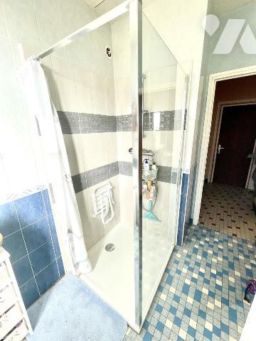 MAISON FAMILIALE 7 CHAMBRES A VENDRE - SAINT CHELY D'APCHER (lotissement, proche centre-ville)