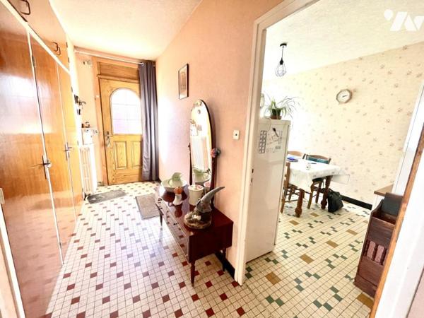MAISON FAMILIALE 7 CHAMBRES A VENDRE - SAINT CHELY D'APCHER (lotissement, proche centre-ville)