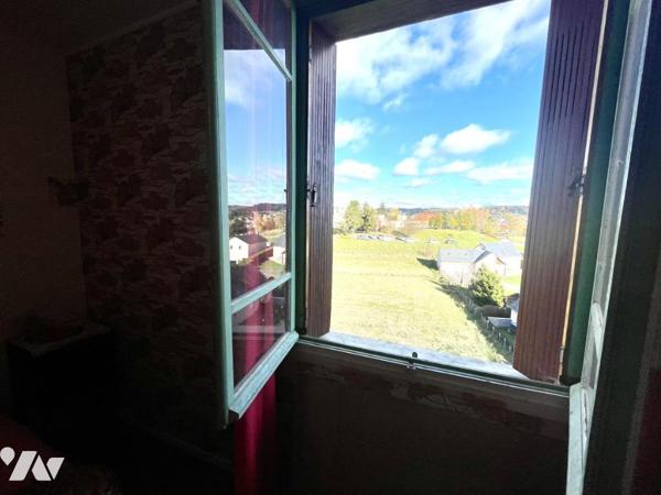 MAISON FAMILIALE 7 CHAMBRES A VENDRE - SAINT CHELY D'APCHER (lotissement, proche centre-ville)