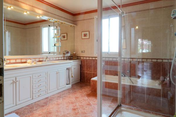 Entre authenticité basque et art de vivre, une propriété familiale d’exception aux portes de Saint-Jean-de-Luz