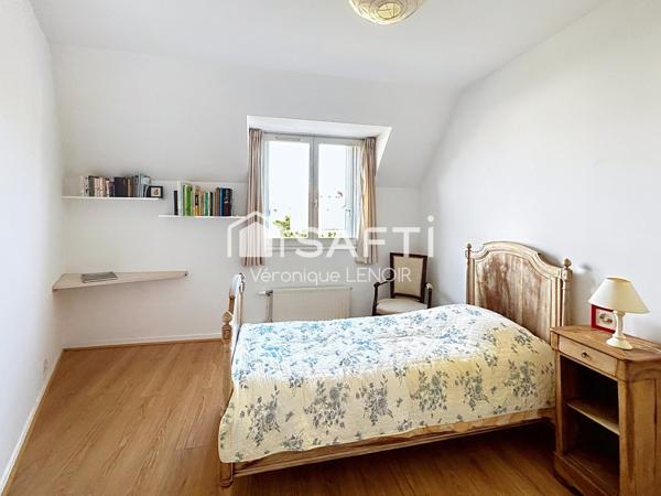 Croissy sur Seine - Belle maison familiale 7 pièces de 157m2 +  vaste véranda de 15m2