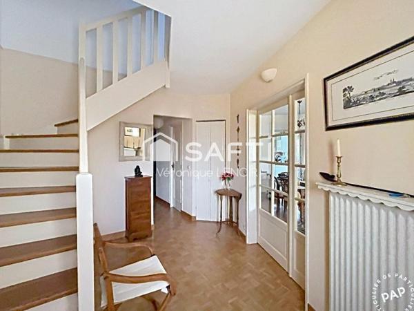 Croissy sur Seine - Belle maison familiale 7 pièces de 157m2 +  vaste véranda de 15m2