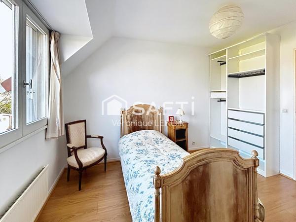 Croissy sur Seine - Belle maison familiale 7 pièces de 157m2 +  vaste véranda de 15m2