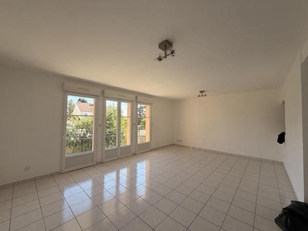 Location / Appartement à Villemandeur (45700)
