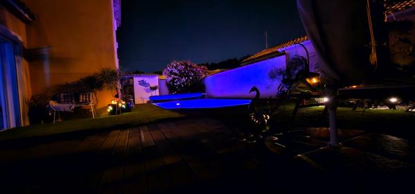 Face à l’étang, un écrin de lumière et de calme – Panorama unique & piscine