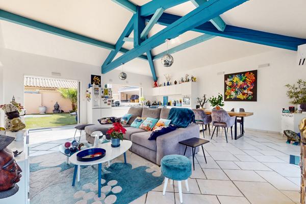 Face à l’étang, un écrin de lumière et de calme – Panorama unique & piscine