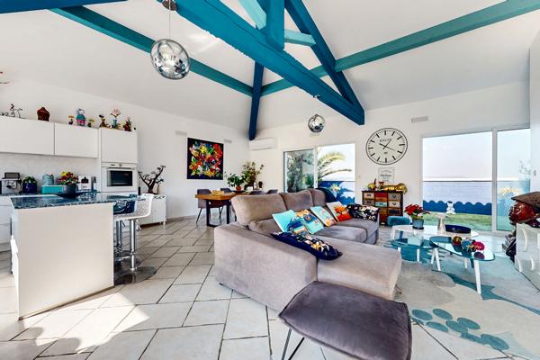 Face à l’étang, un écrin de lumière et de calme – Panorama unique & piscine