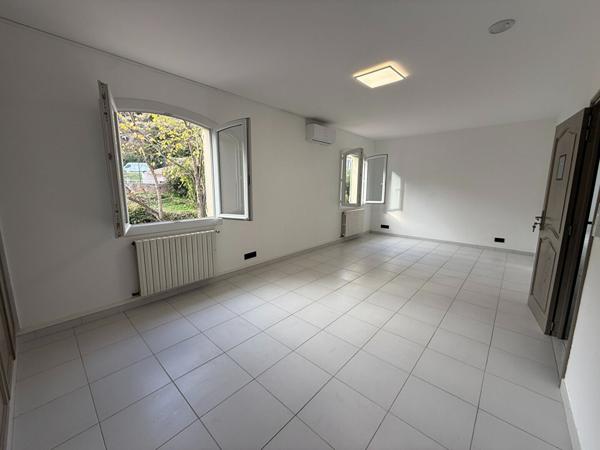 Bureau en location à Lucciana 20290