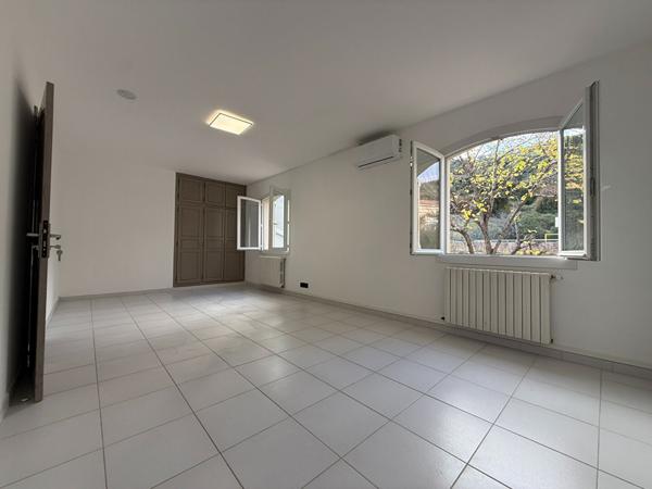 Bureau en location à Lucciana 20290