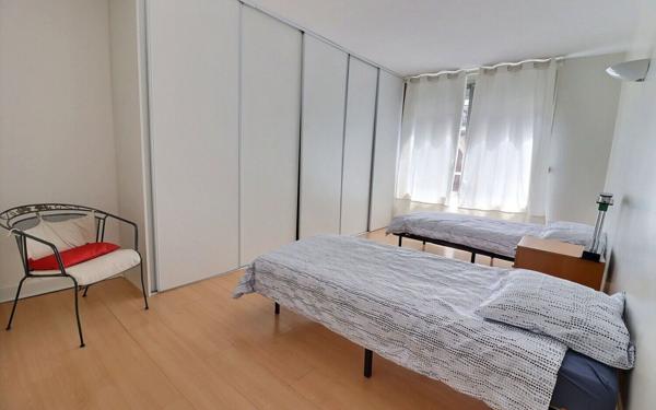 Appartement à vendre    3 pièces •  Paris 11