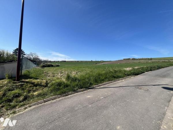 BOULEUSE - Terrain à bâtir non viabilisé de 661m².