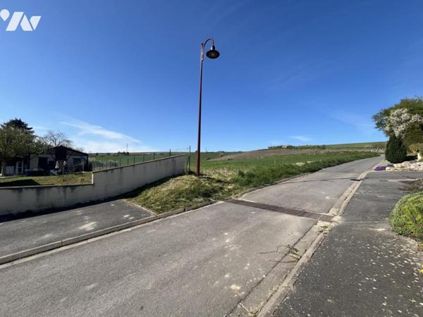 BOULEUSE - Terrain à bâtir non viabilisé de 661m².